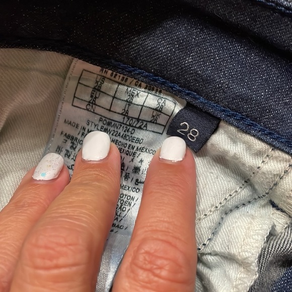 GUESS 1981 LA BRITTNEY SKINNY women’s embellished back pockets distressed jeans - Picture 10 of 13